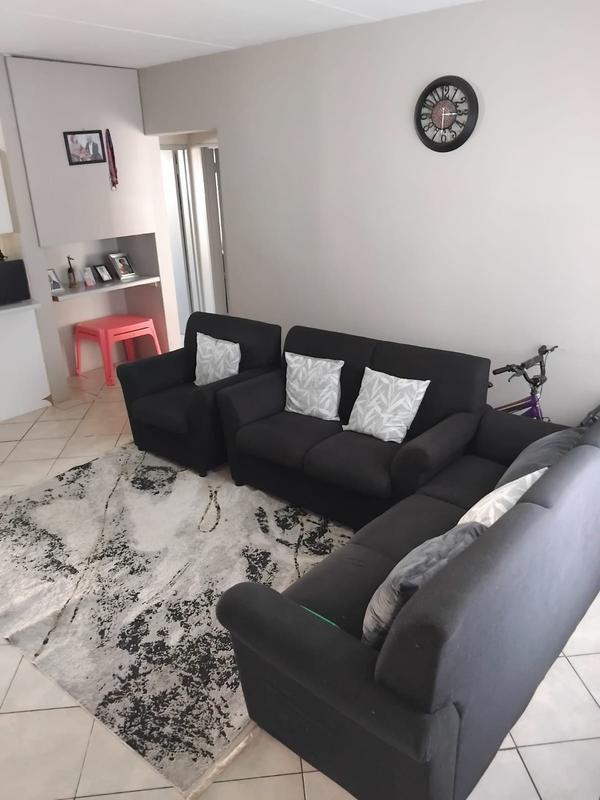 2 Bedroom Property for Sale in Kannoniers Park North West